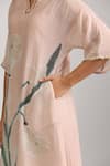Buy_Trendy tokari_Peach Silk Chanderi Printed Floral Notched Embroidered Kurta And Pant Set _Online_at_Aza_Fashions