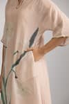 Buy_Trendy tokari_Peach Silk Chanderi Printed Flower Notched Kurta And Pant Set _Online_at_Aza_Fashions