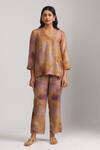 Buy_Trendy tokari_Purple Silk Chanderi Tie Dye V Neck Kurta Set With Pant _at_Aza_Fashions