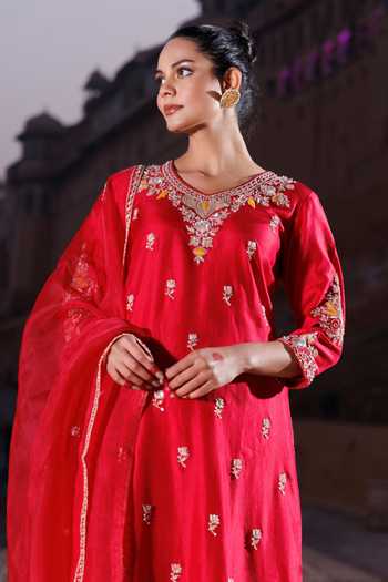 Vinita Bhansali_Red , Organza Sequins, Embroidery, Zari Round Neck Mehroz Kurta Set _Online_at_Aza_Fashions
