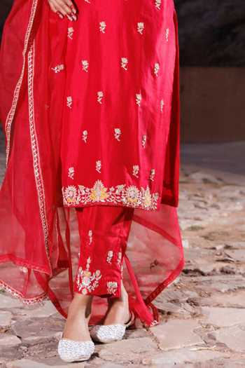 Shop_Vinita Bhansali_Red , Organza Sequins, Embroidery, Zari Round Neck Mehroz Kurta Set _Online_at_Aza_Fashions