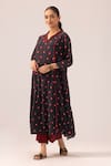 Buy_Label Shreya Sharma_Black Crepe V-neck Floral Print Kurta Set _Online_at_Aza_Fashions