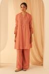 Buy_Janki India_Peach Chanderi, Organza Embroidery Split V-neck Floral Kurta Set _at_Aza_Fashions