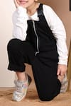 Buy_Petite Pomme_Black Cotton Front Zip Jumper And White T-shirt Set 