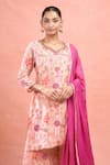 Naintara Bajaj_Peach Georgette Embroidery Round Neck Floral Digital Print Kurta Set _Online_at_Aza_Fashions