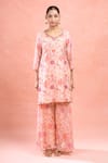 Buy_Naintara Bajaj_Peach Georgette Embroidery Round Neck Floral Digital Print Kurta Set _Online_at_Aza_Fashions