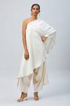 Buy_Prisho_Ivory Floral Embroidered Asymmetric Kurta Set _at_Aza_Fashions