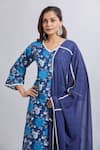 Buy_Naintara Bajaj_Blue Cotton V-neck Printed Kurta Set _Online_at_Aza_Fashions