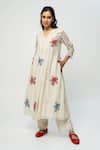 Buy_Pants and Pajamas_White Chanderi Embroidery V-neck Floral Printed Kurta Set _at_Aza_Fashions