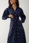 Son of A Noble Snob_Black Cotton Satin Collared Anika Midi Dress With Pathway Print _at_Aza_Fashions