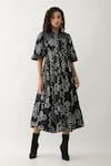 Buy_Son of A Noble Snob_Black Cotton Satin Collared Bolder Anther Print Midi Dress _at_Aza_Fashions