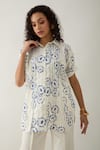 Buy_Son of A Noble Snob_Off White Cotton Satin Collared Demur Anther Print Shirt And Pant Set 