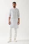 Son of A Noble Snob_White Linen Blake Catkin Printed Kurta Set _Online_at_Aza_Fashions