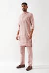 Son of A Noble Snob_Pink Linen Printed Slim Fit Kurta Set _Online_at_Aza_Fashions