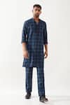 Buy_Son of A Noble Snob_Navy Linen Printed Slim Fit Kurta Set _at_Aza_Fashions