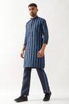 Buy_Son of A Noble Snob_Navy Linen Printed Slim Fit Kurta Set _Online_at_Aza_Fashions