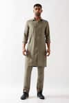 Buy_Son of A Noble Snob_Olive Green Linen Slim Fit Kurta And Trouser Set _at_Aza_Fashions