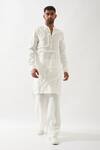 Buy_Son of A Noble Snob_White Linen Felix Kurta In _at_Aza_Fashions
