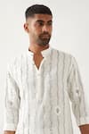 Son of A Noble Snob_White Linen Embroidery Printed Slim Fit Kurta _Online_at_Aza_Fashions