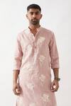 Son of A Noble Snob_Pink Linen Slim Fit Floral Print Kurta _at_Aza_Fashions