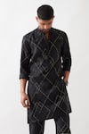 Shop_Son of A Noble Snob_Black Linen Slim Fit Printed Kurta _Online_at_Aza_Fashions