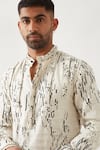 Son of A Noble Snob_Ivory Linen Printed Slim Fit Kurta _at_Aza_Fashions