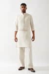Buy_Son of A Noble Snob_Ivory Linen Basket Weave Kurta _at_Aza_Fashions