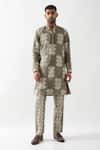 Buy_Son of A Noble Snob_Olive Green Linen Slim Fit Printed Kurta _at_Aza_Fashions