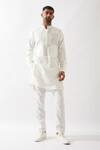 Buy_Son of A Noble Snob_White Linen Slim Fit Check Pleated Kurta _at_Aza_Fashions