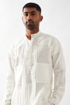Shop_Son of A Noble Snob_White Linen Slim Fit Check Pleated Kurta 