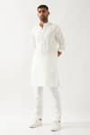 Son of A Noble Snob_White Linen Slim Fit Printed Kurta _at_Aza_Fashions