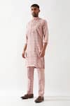 Shop_Son of A Noble Snob_Pink Linen Slim Fit Printed Kurta _Online_at_Aza_Fashions