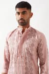 Son of A Noble Snob_Pink Linen Slim Fit Printed Kurta _at_Aza_Fashions