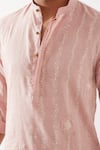 Shop_Son of A Noble Snob_Pink Linen Embroidery Navy Printed Slim Fit Kurta _Online