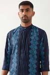 Son of A Noble Snob_Navy Linen Slim Fit Printed Kurta _Online_at_Aza_Fashions