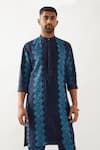 Son of A Noble Snob_Navy Linen Slim Fit Printed Kurta _at_Aza_Fashions
