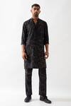 Buy_Son of A Noble Snob_Black Linen Slim Fit Printed Kurta _Online_at_Aza_Fashions