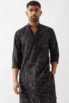 Son of A Noble Snob_Black Linen Slim Fit Printed Kurta _at_Aza_Fashions