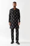 Buy_Son of A Noble Snob_Black Linen Slate Stamp Printed Kurta _at_Aza_Fashions