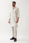 Shop_Son of A Noble Snob_Ivory Linen Applique Printed Slim Fit Kurta _Online_at_Aza_Fashions