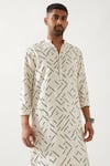 Son of A Noble Snob_Ivory Linen Applique Printed Slim Fit Kurta _at_Aza_Fashions