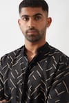 Buy_Son of A Noble Snob_Black Linen Printed Slim Fit Kurta 