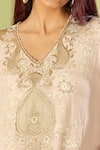 Buy_Anamika Khanna_Pink Embroidery V-neck Kurta Set With Draped Skirt 
