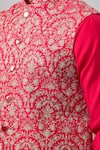 Buy_Ariyana By Aza_Red Silk Zari Thread Embroidered Bundi And Kurta Set 