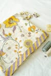 Buy_BAISE GABA_Beige Bloomline Saree With Unstitched Blouse Fabric 