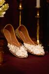 Buy_5elements_Off White Designer Niva Jutti _at_Aza_Fashions