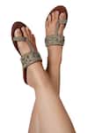 Buy_Vaidaan_Gold Salochana Kolhapuri Flats _at_Aza_Fashions