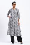 Buy_ABRAHAM AND THAKORE_Gray Linen Round Neck Handpainted Checks Kurta _at_Aza_Fashions