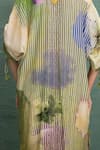 Buy_Kahani Lush_Green Cotton, Silk Embroidery V-neck Digital Print Kurta Set _Online_at_Aza_Fashions