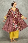 Buy_Tanu Malhotra_Wine Cotton, Silk, Georgette V-neck Old Buti Kurta Set With Scalloping Dupatta 